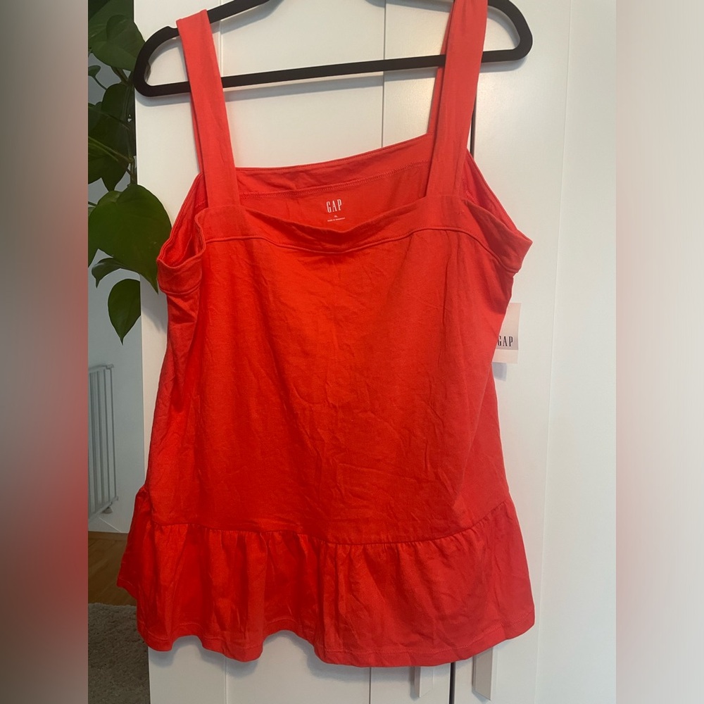 NWT- GAP  XL Sleeveless Peplum Top color‎ - new coral